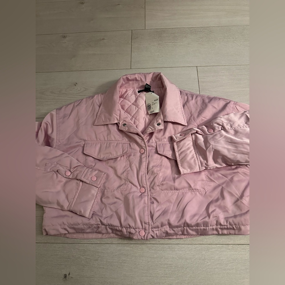 New Pink Forever 21 puffer crop jacket
size L - Picture 2 of 5